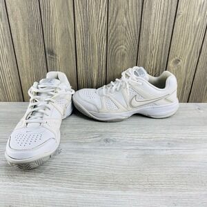 Nike Women City Court Low Top White Sneakers Size 9.5 White Silver Athletic